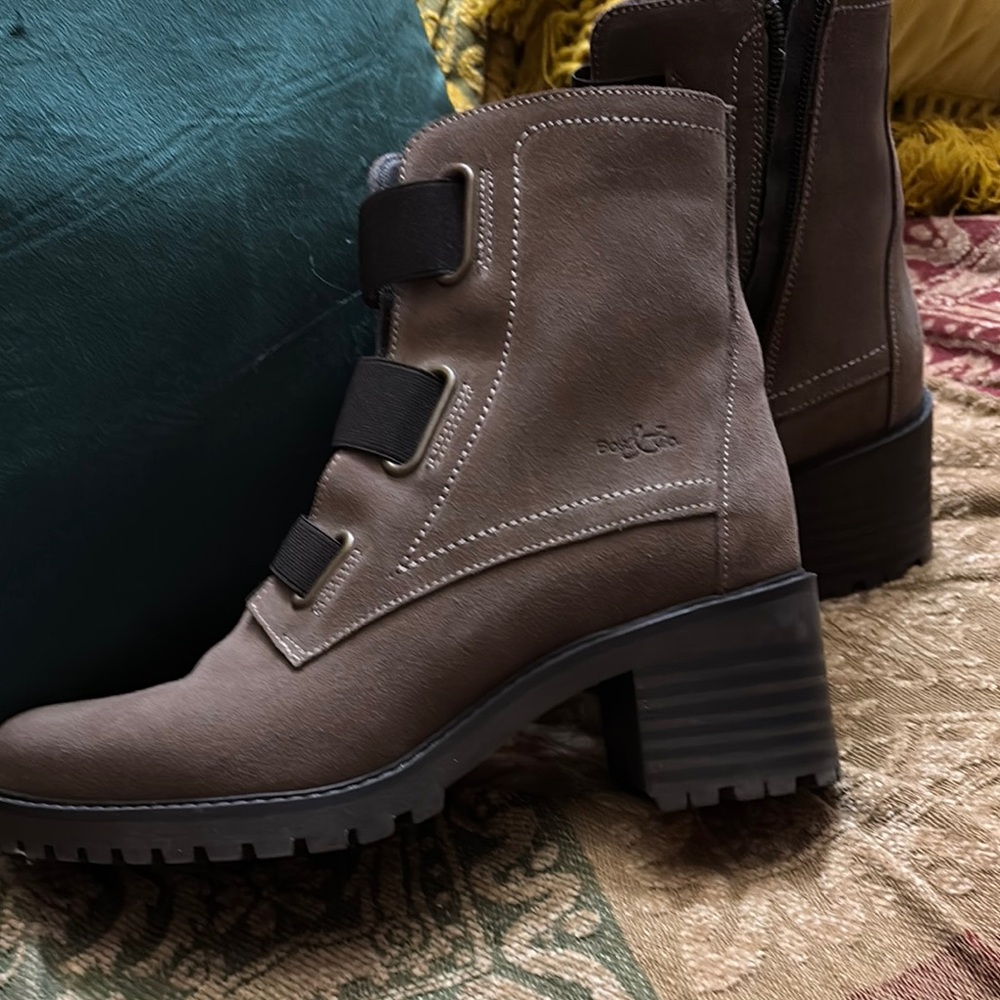 Brown Combat Moto Boots with Chunky Sole